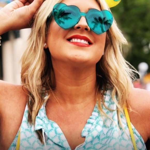 🍒 Heart💕 Sunglasses - Picture 7 of 9